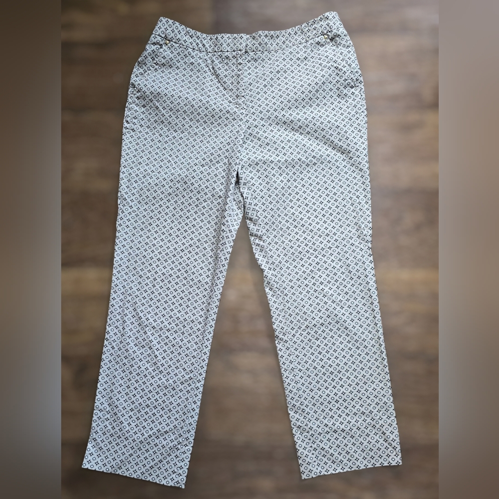 Dana Buchman Cream and White Patterned Pants